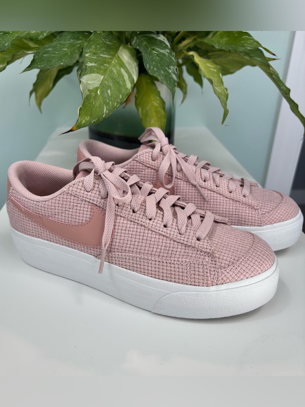 Nike Blazer Women’s Pink Low Platform Lace-Up Sneakers | Size 7.5 | NWOT